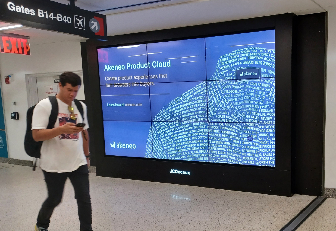 Akeneo campaign — out-of-home placement